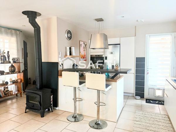 Deux maisons T4 +  T2 avec piscine et 1500m2 terrain