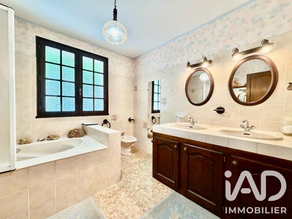 Maison à vendre 8 pièces 182 m² Pennautier