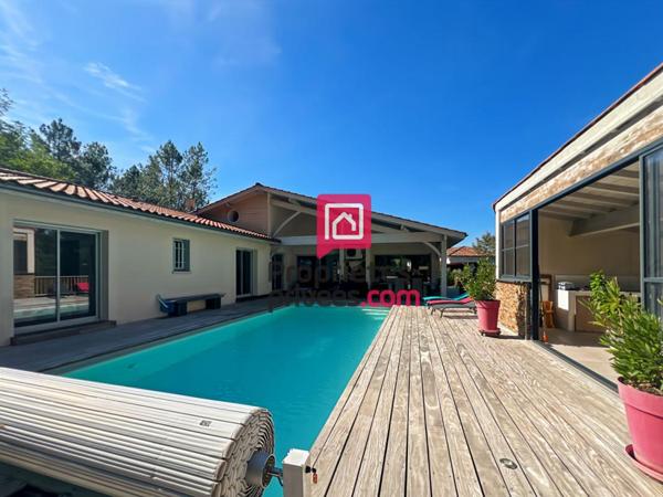 Maison de 200m² avec 4 chambres et piscine