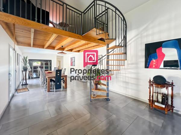 Maison de 200m² avec 4 chambres et piscine