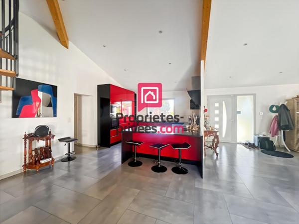 Maison de 200m² avec 4 chambres et piscine