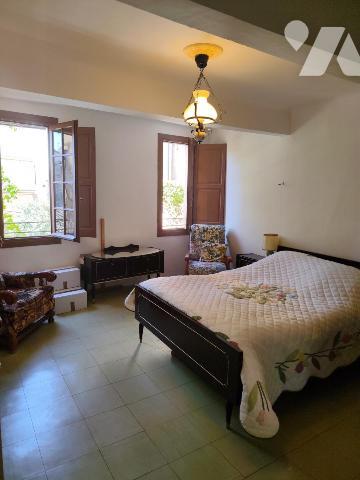 Maison de village avec garage et balcon