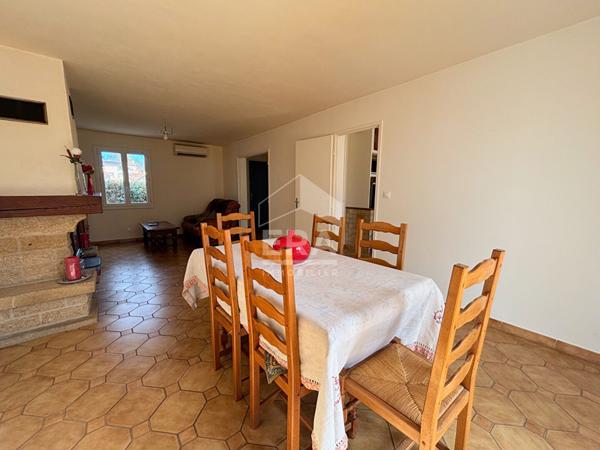 A VENDRE 84120 PERTUIS MAISON TYPE 4 PIECES D'ENVIRON 90 M² AVEC JARDIN ET GARAGE.