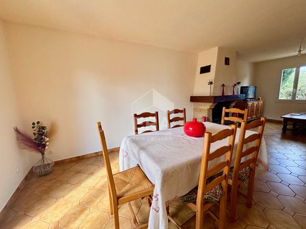 A VENDRE 84120 PERTUIS MAISON TYPE 4 PIECES D'ENVIRON 90 M² AVEC JARDIN ET GARAGE.