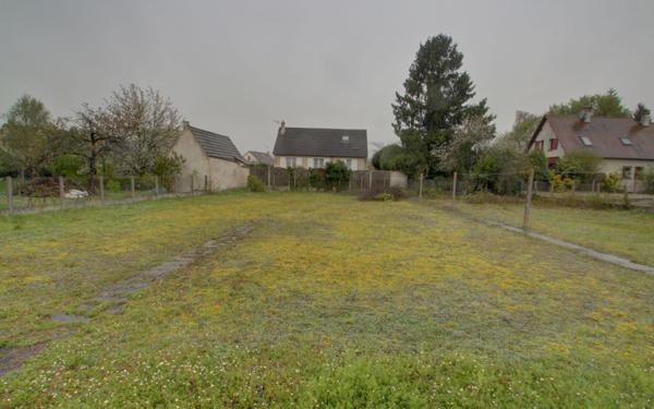 Terrain à vendre    Saran