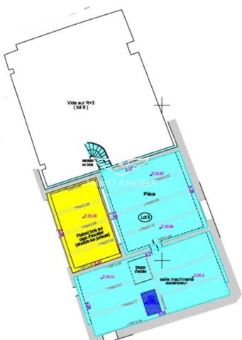 Immeuble bourgeois avec ascenseur – 400 m² exploitables – plein centre de Saint-Ambroix