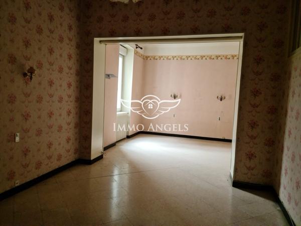 Immeuble bourgeois avec ascenseur – 400 m² exploitables – plein centre de Saint-Ambroix