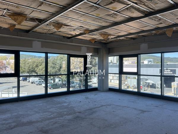 Locaux neufs à Vendre