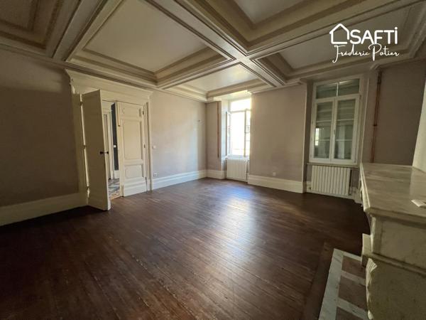 Belle maison bourgeoise comportant 5 niveaux