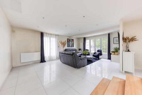 Maison Vaires Sur Marne 6 pièce(s) 164 m2