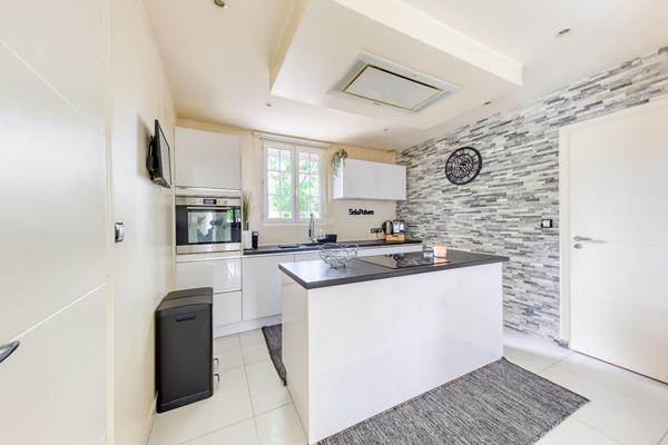 Maison Vaires Sur Marne 6 pièce(s) 164 m2