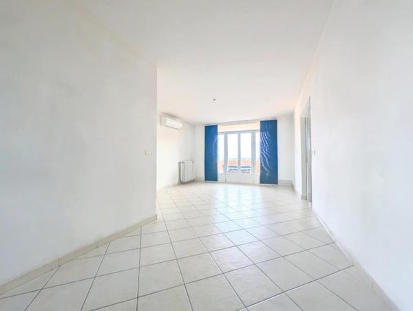 APPARTEMENT 81 M², 3 CHAMBRES, CAVE ET GARAGE