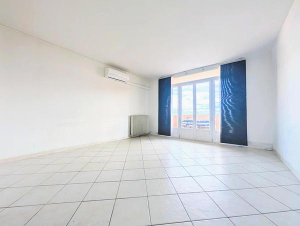 APPARTEMENT 81 M², 3 CHAMBRES, CAVE ET GARAGE