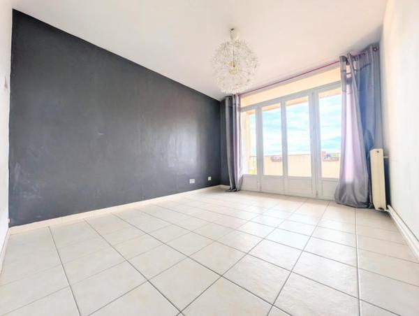 APPARTEMENT 81 M², 3 CHAMBRES, CAVE ET GARAGE