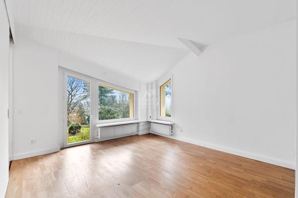 Maison SAINT GERMAIN EN LAYE / CHAMBOURCY 9 pièce(s) 207m2 €1 260 000 ** - Référence 17145