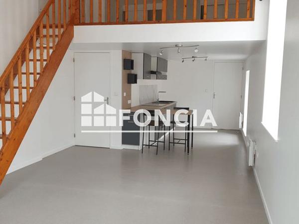 Location Appartement 2 pièces 51.9 m² - 15 RUE DU PETIT CHENAN Cheveuges 08350