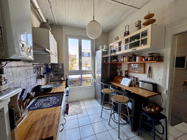 Maison de ville avec jardin, garage et beaux volumes, au calme dans un quartier recherché du Perreux-sur-Marne