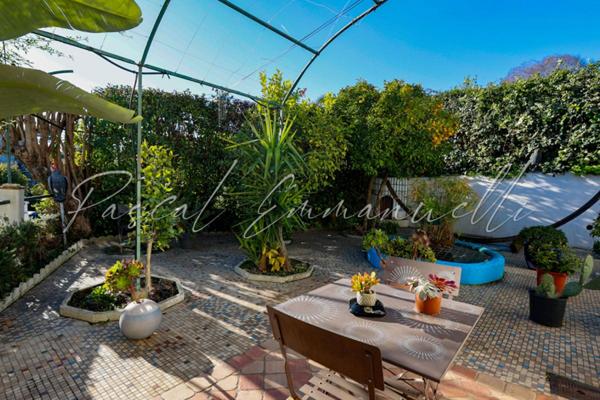 Maison Antibes 6 pièce(s) 170 m2 sur 1600m2 de terrain Les Brusquets