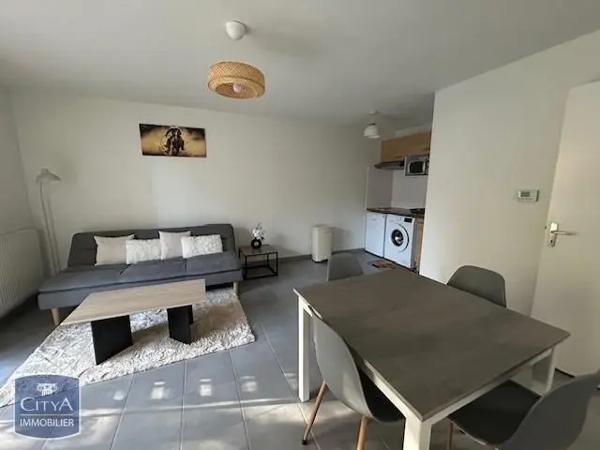 Appartement à louer 2 pièces 41.35m² Pau (64000)