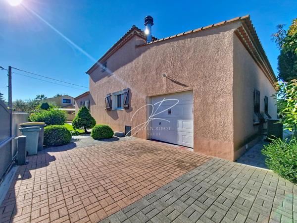 Villa T7 5 chambres 255 m² garage et piscine