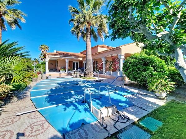 Villa T7 5 chambres 255 m² garage et piscine