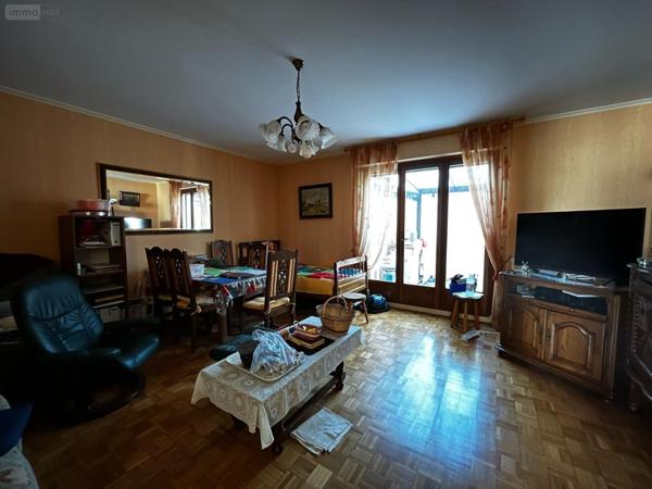 Maison rurale à vendre à Saints-Geosmes en Haute-Marne (52200), ref : SGML113491