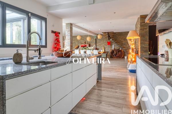 Maison à vendre 7 pièces 242 m² Groslay