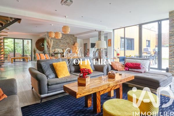 Maison à vendre 7 pièces 242 m² Groslay