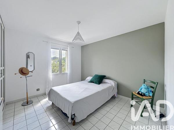 Maison à vendre 5 pièces 183 m² Châteauneuf-de-Gadagne