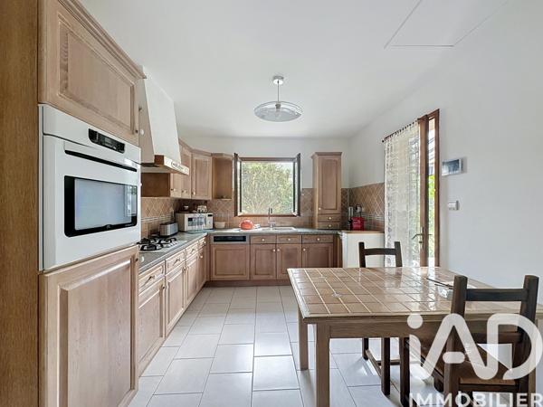 Maison à vendre 5 pièces 183 m² Châteauneuf-de-Gadagne