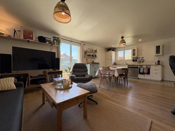 Maison mitoyenne avec atelier