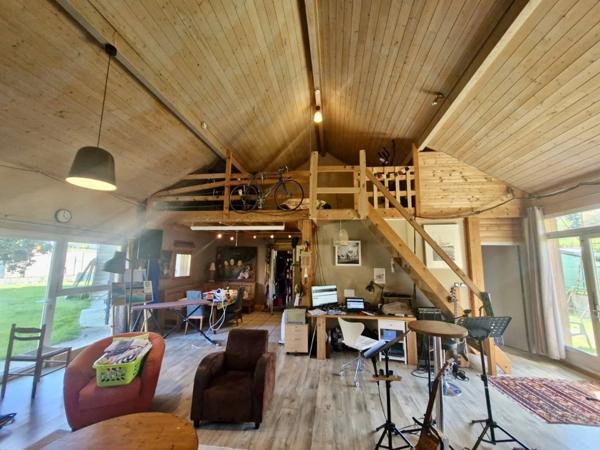 Maison mitoyenne avec atelier