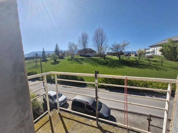 Maison mitoyenne avec atelier