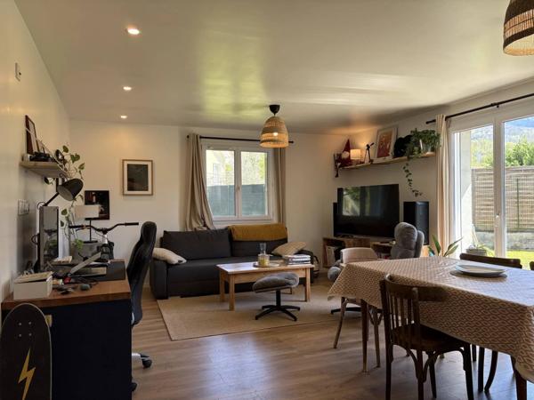 Maison mitoyenne avec atelier