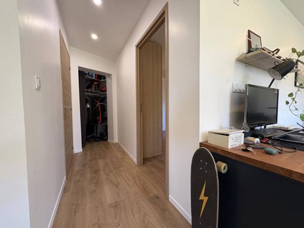 Maison mitoyenne avec atelier