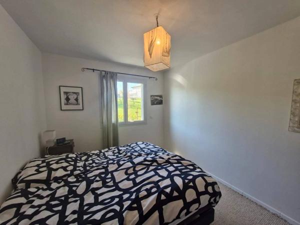 Maison mitoyenne avec atelier