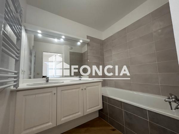 Location Appartement 3 pièces 59.55 m² - 49 RUE GERRY ROUFS Beziers 34500