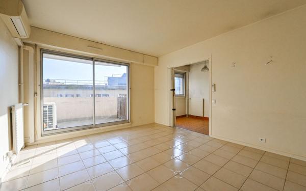 Appartement à vendre    3 pièces • 71,24 m2 Paris 18