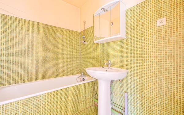 Appartement à vendre    3 pièces • 71,24 m2 Paris 18