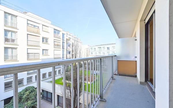 Appartement à vendre    3 pièces • 71,24 m2 Paris 18