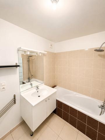 Type 4 en duplex avec jardin privatif et garage à Vannes