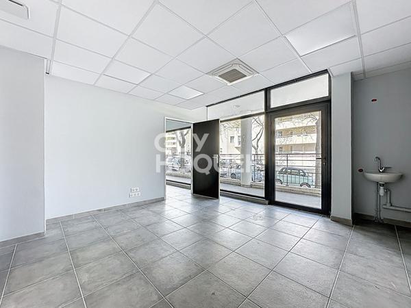 Local commercial 170 m²