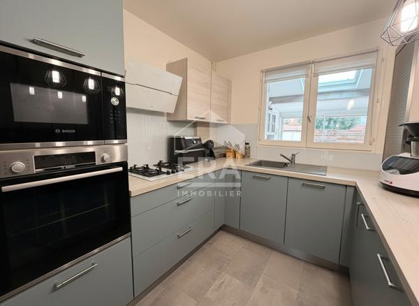 A VENDRE - VITROLLES - Maison T6 de 144 m2 - 4 CH - Garage et place privative