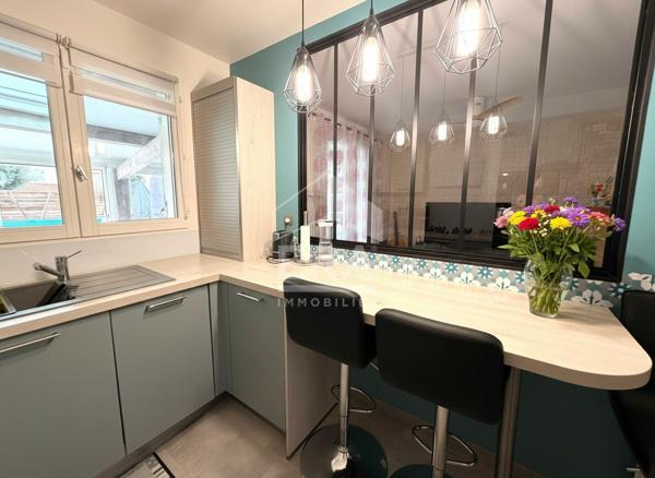 A VENDRE - VITROLLES - Maison T6 de 144 m2 - 4 CH - Garage et place privative