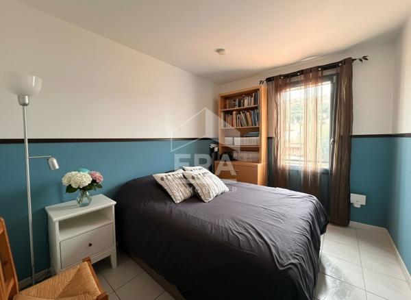 A VENDRE - VITROLLES - Maison T6 de 144 m2 - 4 CH - Garage et place privative