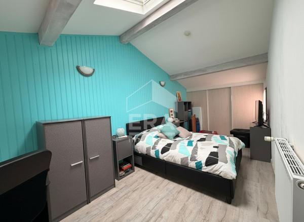 A VENDRE - VITROLLES - Maison T6 de 144 m2 - 4 CH - Garage et place privative