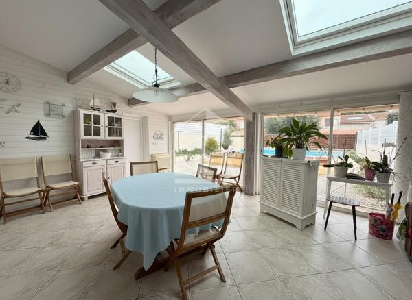 A VENDRE - VITROLLES - Maison T6 de 144 m2 - 4 CH - Garage et place privative