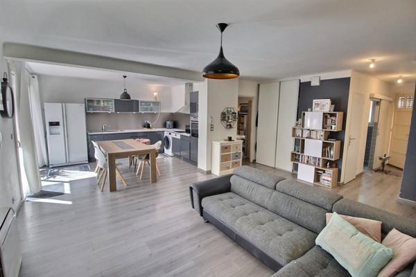 A VENDRE APPARTEMENT REZ-DE-CHAUSSEE DE 70.60 M² AVEC JARDIN, TERRASSE ET PARKING SECURISE