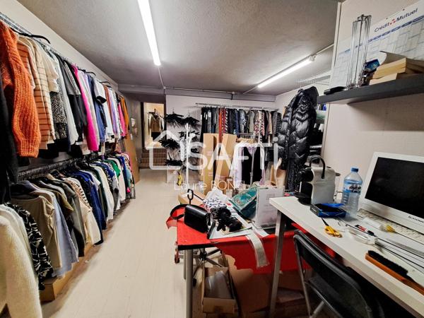 Immeuble entier à usage commercial