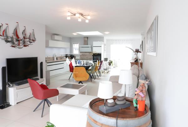 MAISON CONTEMPORAINE DE PLAIN-PIED - PROCHE CENTRE-VILLE -